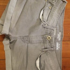 Levi's Low Rise Jeans Shorts